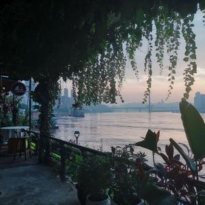 国产成久久免费精品AV片
